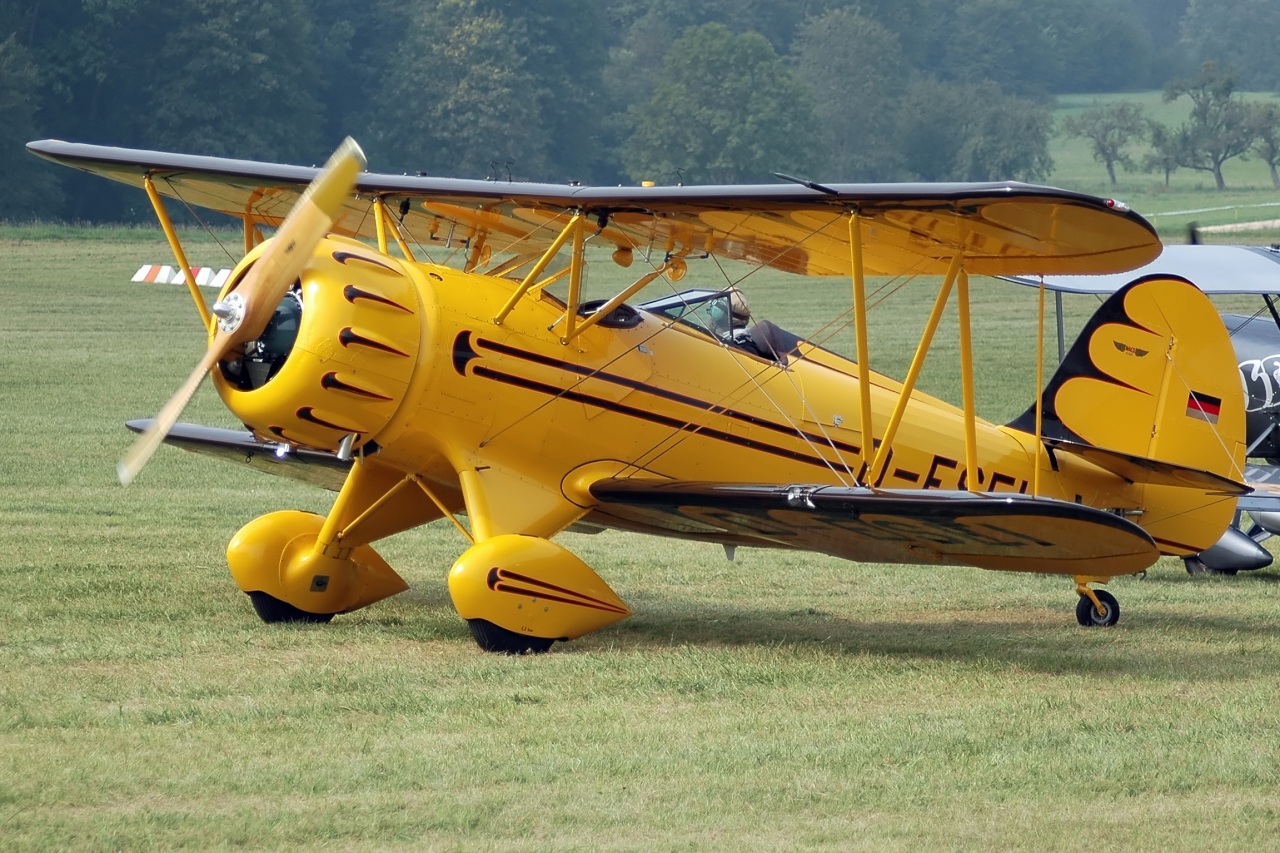 Waco YMF-5, biplan biplace à cockpit ouvert et moteur radial