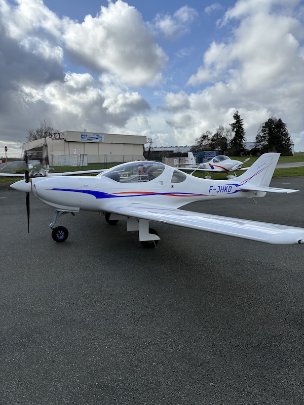 Dynamic WT9 ULM du club ATCF au parking